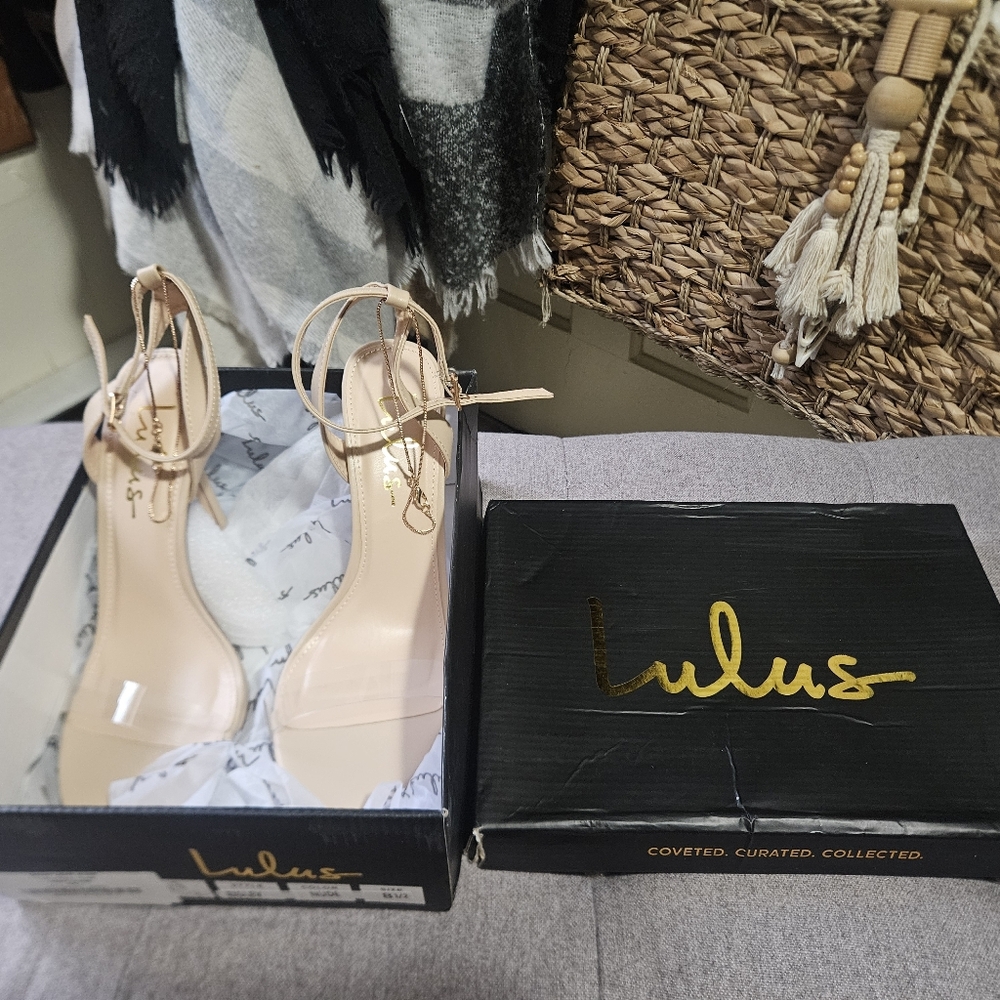 NWT Lulu's Nude Heels - Picture 5 of 7